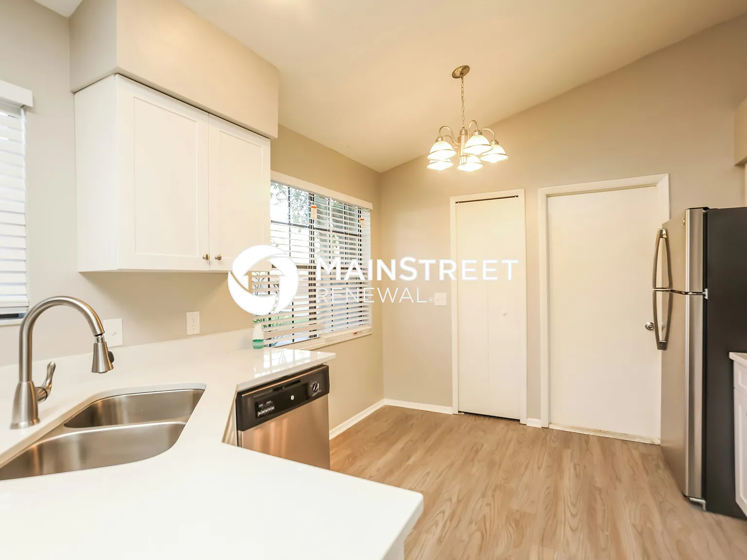 548 Portland Circle — Photo 4
