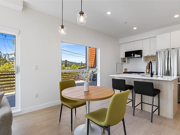 5th image of 2629 Millstream Rd #229