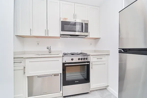 Rented by Living New York | media 13