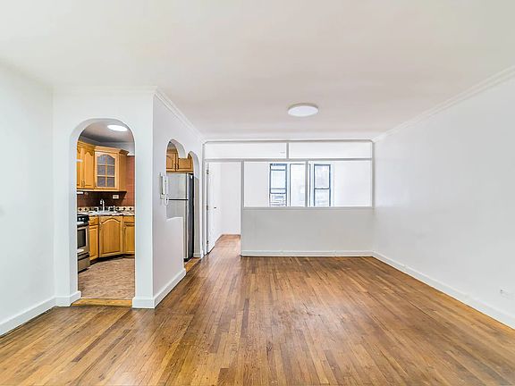 3rd image of 83-30 Vietor Ave #3