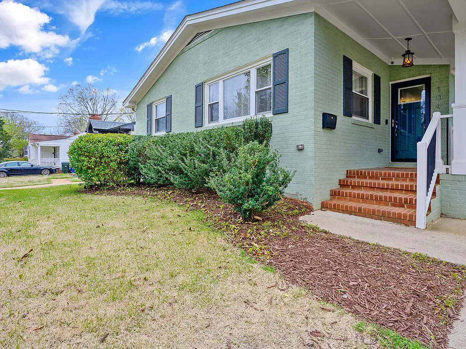 104 S Pettigrew St