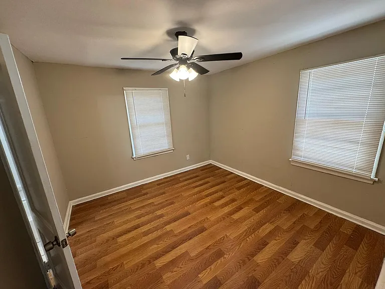 1073 Haywood Rd — Photo 15