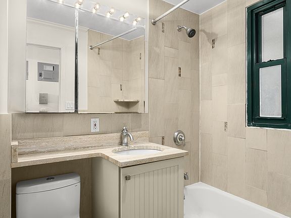 5th image of 88 Horatio St APT 3A