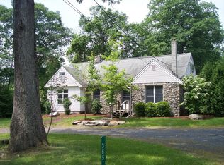 365 Dutch Hill Rd, Canadensis, PA 18325