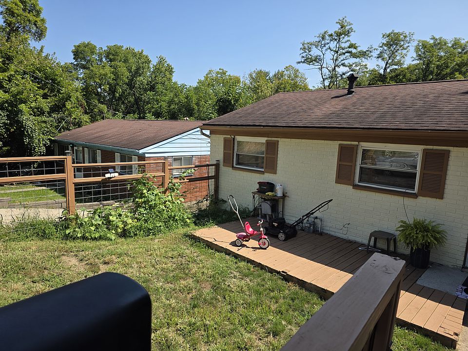 2nd image of 3050 Percy Ave