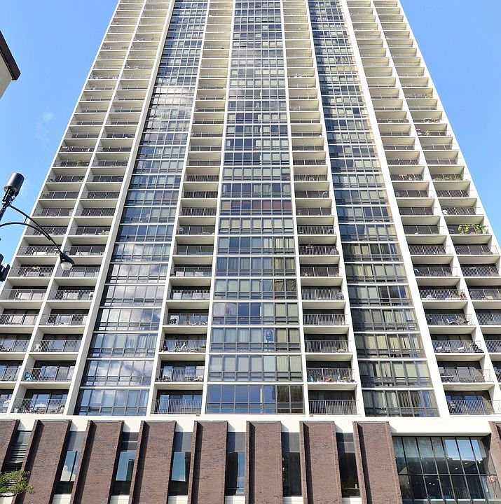 1st image of 1636 N Wells St APT 2509