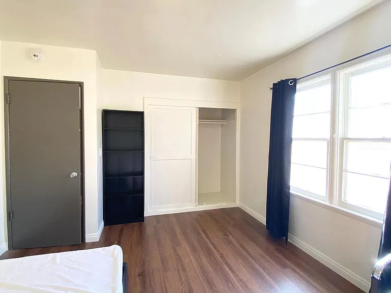 2021 Cloverfield Blvd — Photo 5