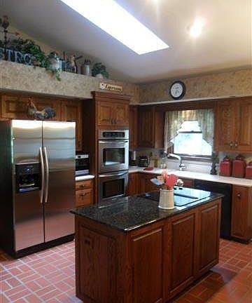 5th image of 1731 Crabtree Ln