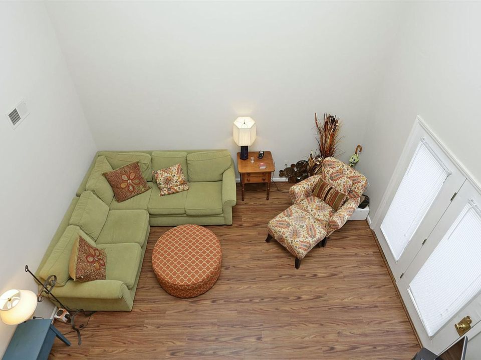 1st image of 228 Waller Ave