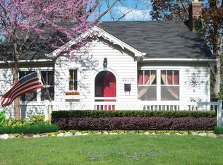 22770 Maple Ave, Farmington, MI 48336