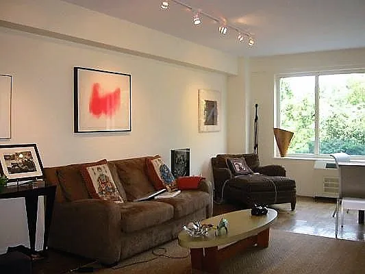 Rented by essential NEW YORK Real Estate | media 53