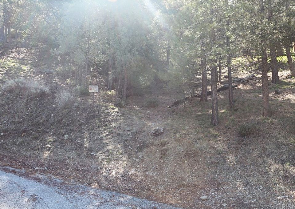 2nd image of 1925 Symonds Dr