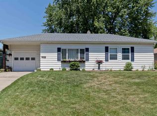 2410 10th Ave SW, Cedar Rapids, IA 52404