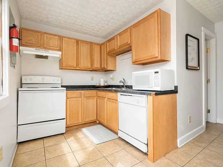 1369 Indianola Ave — Photo 15