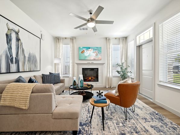 1200 Southeast Pkwy #1905