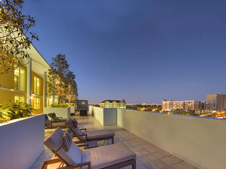 Spacious Rooftop Deck