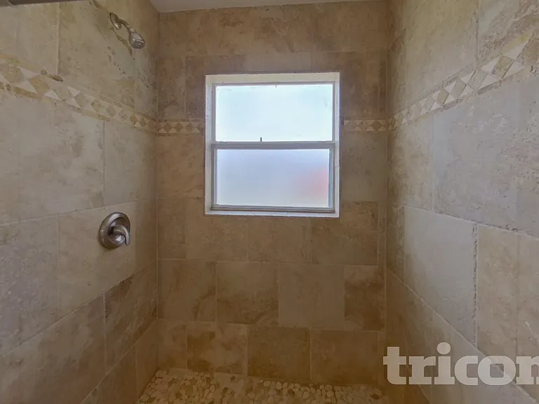 15206 Markham Dr — Photo 14