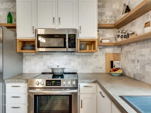 2913 Carnaby Ln, Garland, TX 75044