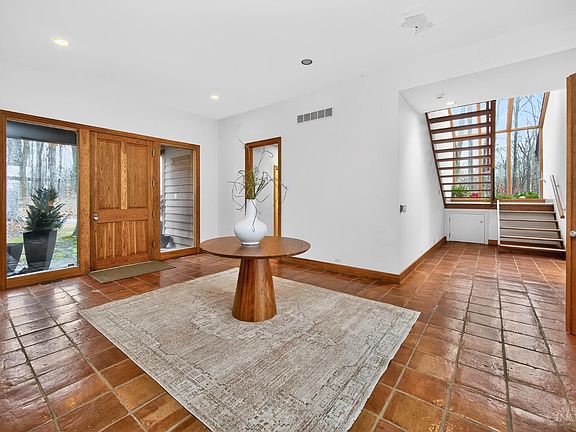 5th image of 8905 Hopewell Rd