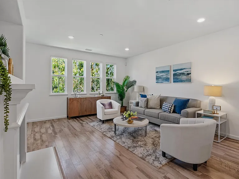 17981 Cantabria Ln — Photo 11