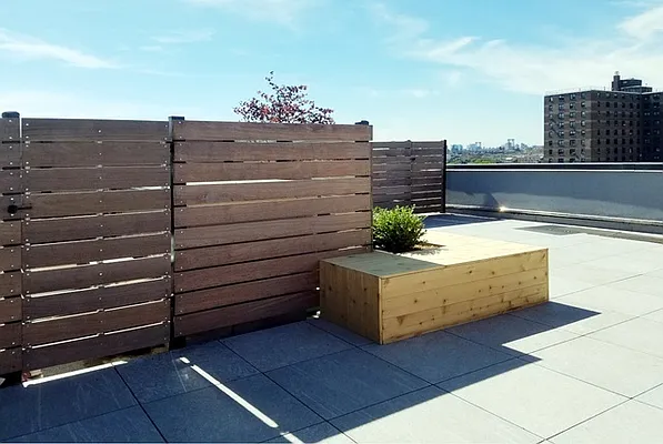 Rented by EXR | media 9