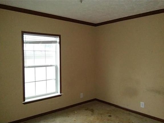 5th image of 163 Elm St