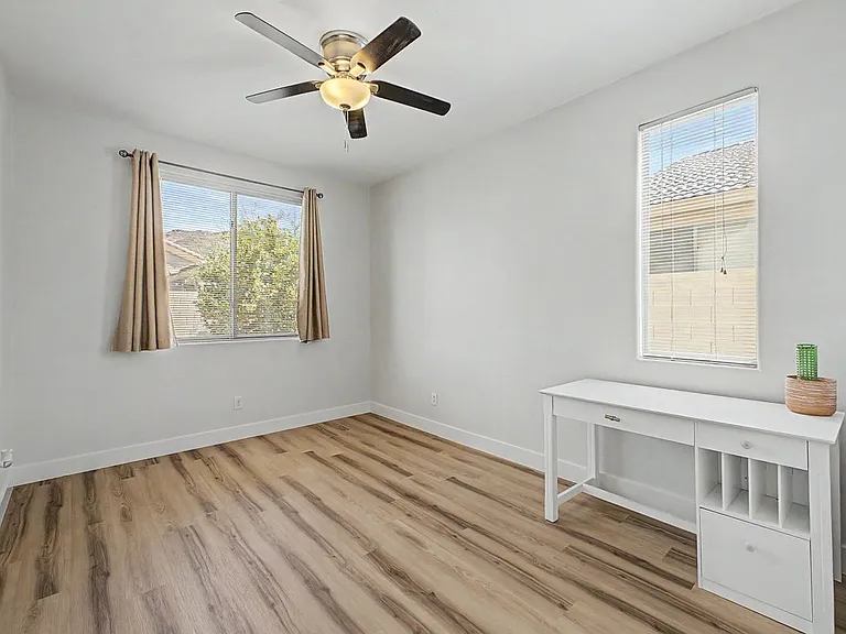 5924 W Park View Ln — Photo 15
