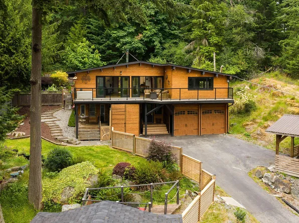 1222 Miller Rd, Bowen Island, BC V0N 1G1