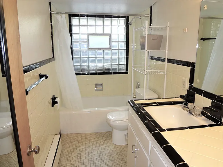 400 Mimosa Ct #1 — Photo 9