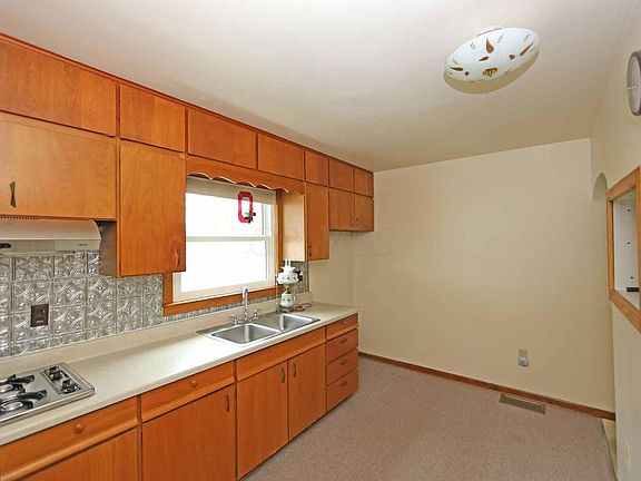 5th image of 4 Pine St