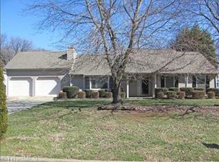 5704 Chinaberry Pl, Greensboro, NC 27405