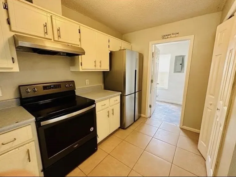 4160 Mission Trace Blvd — Photo 6