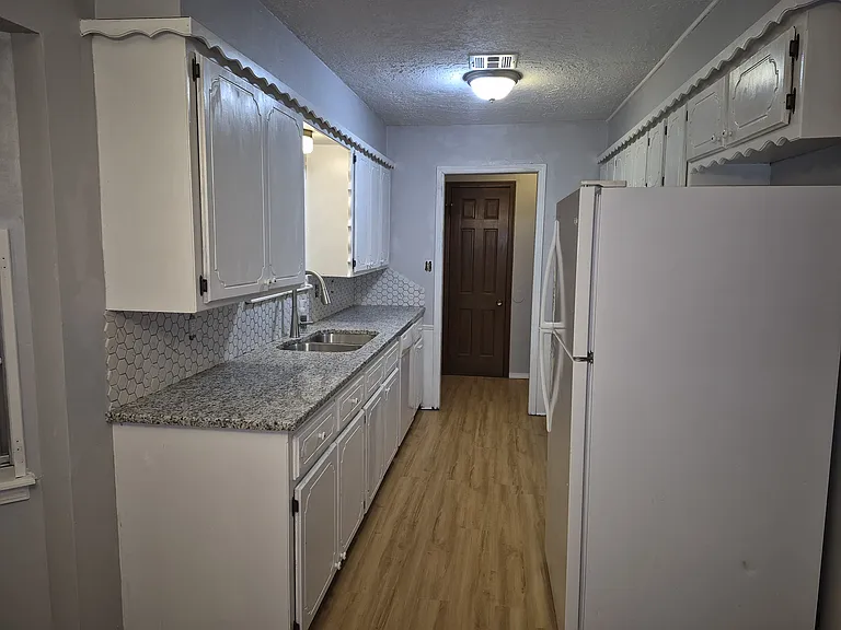 1414 E Boyd St — Photo 2