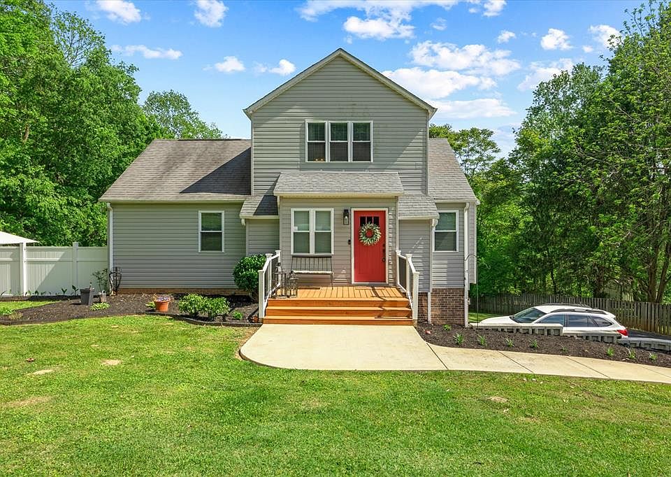 1st image of 3711 Cherokee Dr