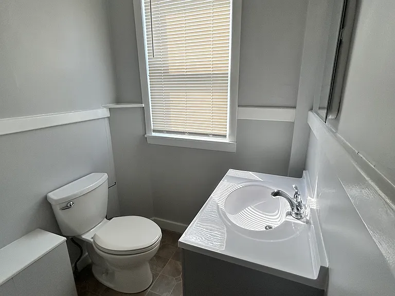 418 Anthony St #1 — Photo 4