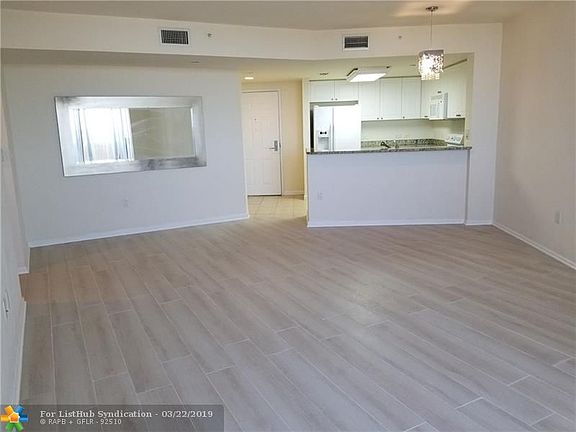 3rd image of 19501 W Country Club Dr APT 2611