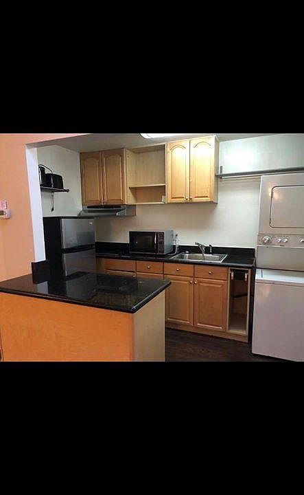 1st image of 460 Rosewood Ave #3