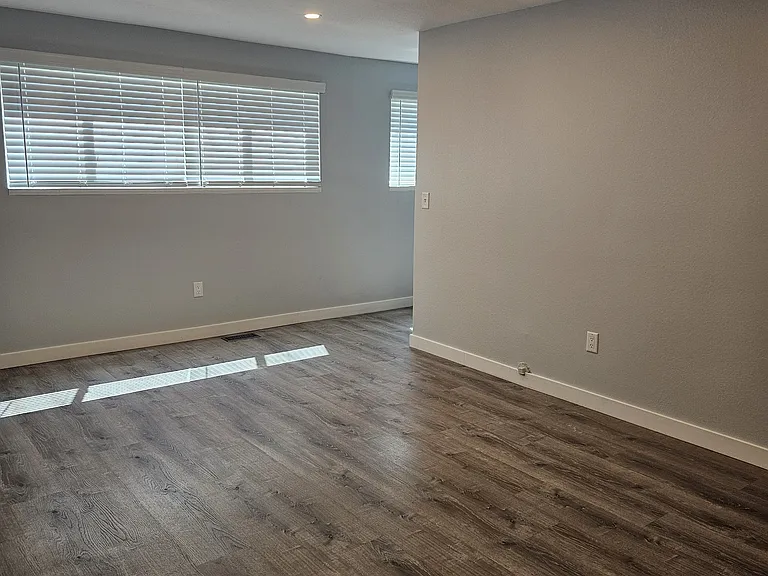 813 N Riverside Dr #A — Photo 6