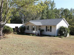 1021 Prater Ln, Townville, SC 29689
