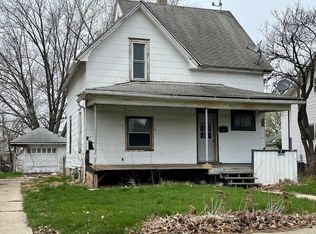 2221 10th St, Rockford, IL