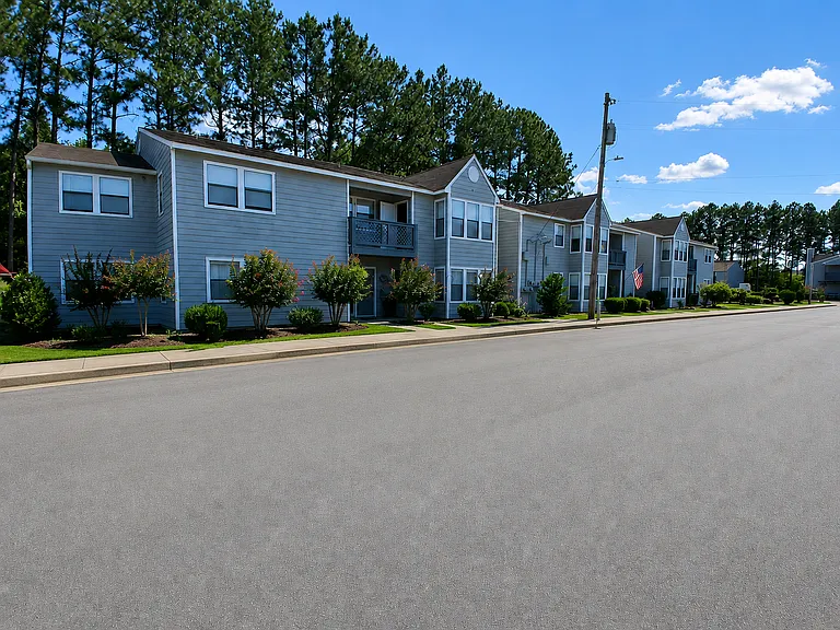 Courtney Square Apartments — Photo 13