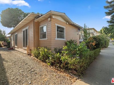 1219 N Hoover St, Los Angeles, CA, 90029