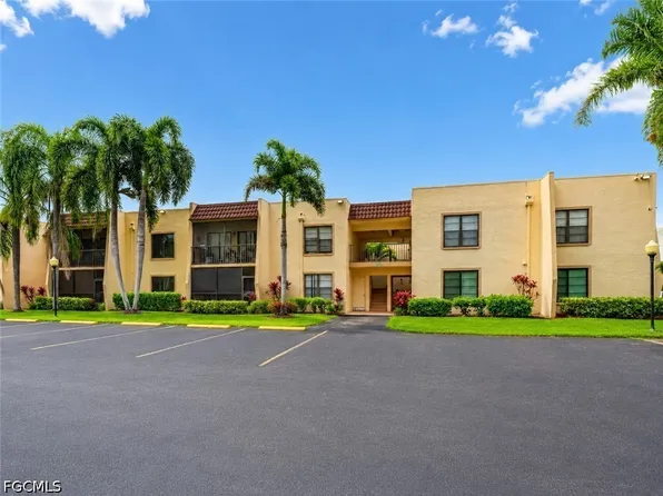 12481 McGregor Blvd APT 17, Fort Myers, FL 33919