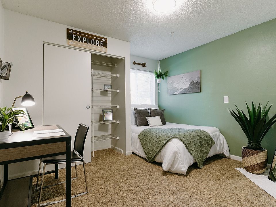 Bedroom in 4 Bedroom Floor Plan