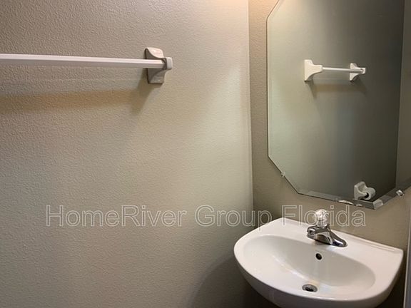 5th image of 3219 Academy Park Pl