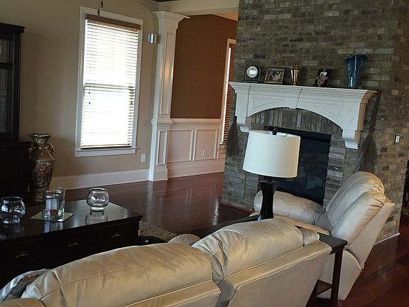 5th image of 490 Warm Springs Ct