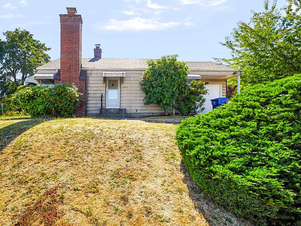 2015 S Edmunds St