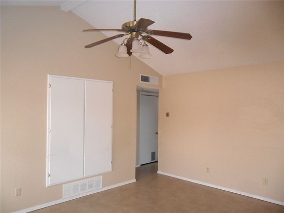 4th image of 2413 Lake Omega St