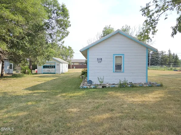 209 Main St W, Golden Valley, ND 58541