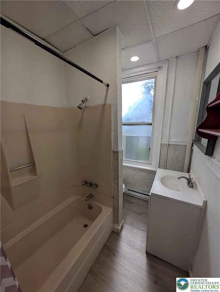 1 bed, 1.0 bath, 800 sqft, $1,150 — Photo 4